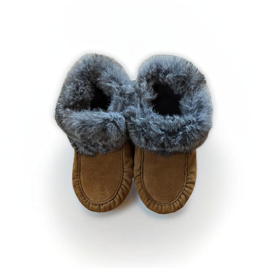 Women's moosehide moccasins with rabbit fur